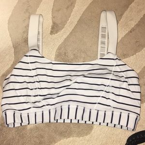 Lulu lemon sports bra